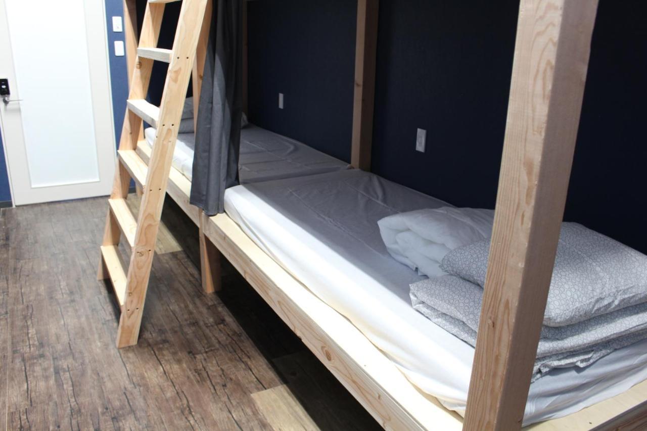 Iruka Hostel Toyama Exteriör bild